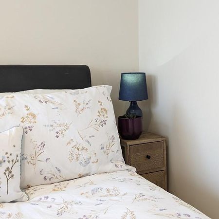 Meadow View Studio Apartment Gillingham  Exterior photo