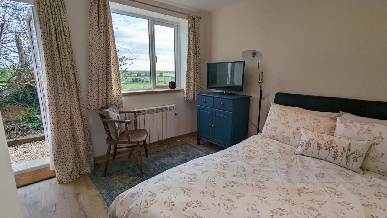 Meadow View Studio Apartment Gillingham  Exterior photo